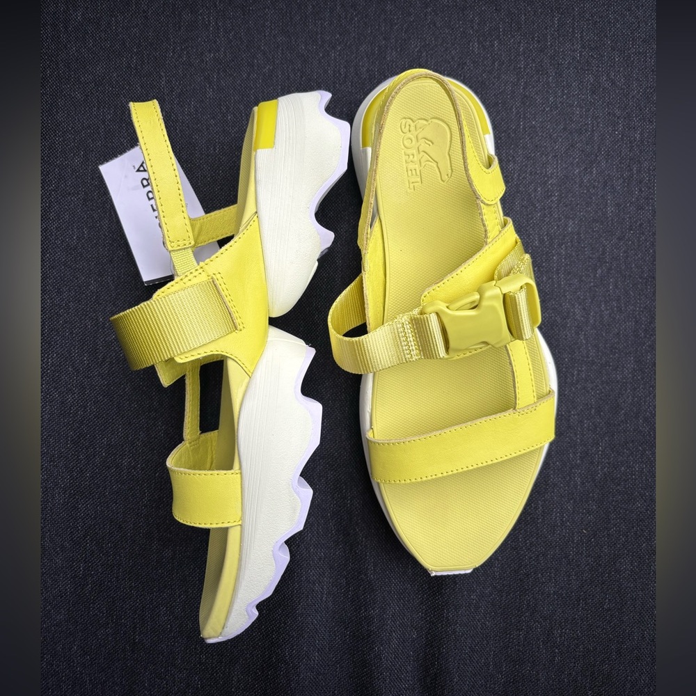 Sorel Kinetic Impact Women's Sandals in Bolt Chartreuse white